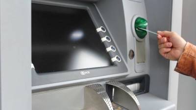 ЦБ предложил усилить контроль за пополнением карт в банкоматах