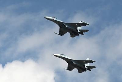 США поздравили свои ВВС изображением российских истребителей