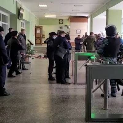 Власти выделят семьям погибших при стрельбе в Перми по 1 млн рублей