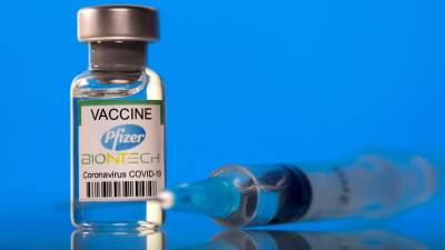 В Pfizer обнародовали данные о снижении эффективности вакцины с течением времени