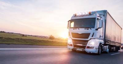 Кабмин хочет ввести плату за пользование дорогами госзначения для грузовиков от 12 тонн