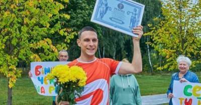 В Киеве установили необычный рекорд: мужчина бегал по нарисованным маршрутам (ФОТО)
