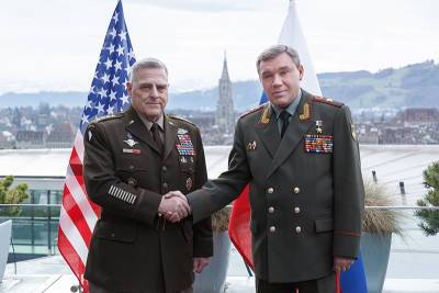 Главы Генштабов России и США обсудили снижение военных рисков