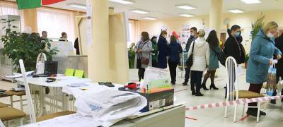 На избирательном участке в здании филармонии в Петрозаводске выстроились очереди (ФОТОФАКТ)