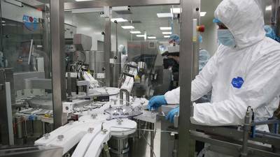 Производство вакцин от COVID-19 в РФ увеличат до 45 млн доз в месяц