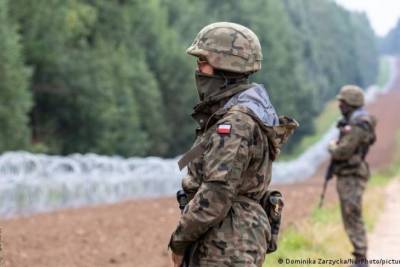Польша направит еще 500 военных на границу с Беларусью