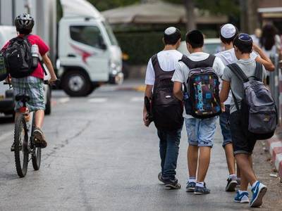 Израильских школьников заставят сдавать тест на коронавирус после каникул