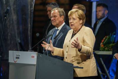 Меркель освистали на прощальном митинге