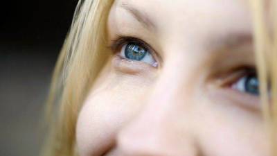 Зеленые, карие или голубые? Обладатели какого цвета глаз больше подвержены болезням?