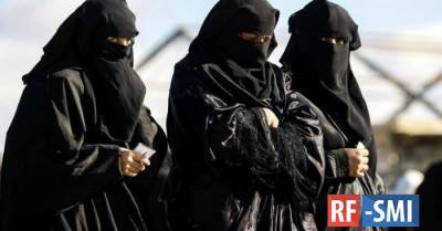 Семь афганских женщин-депутатов прибыли в Грецию