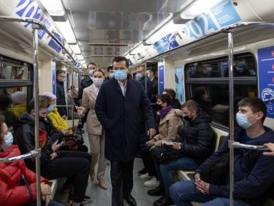 Мэр Казани приехал на работу на общественном транспорте