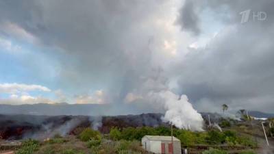 В лаве утопает испанский остров Пальма, где продолжается извержение вулкана