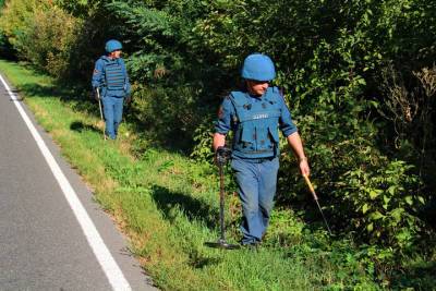 В ДНР обследовали дороги на наличие взрывоопасных предметов