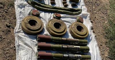 СБУ обнаружила тайник боевиков вблизи железнодорожной станции на Донбассе (ФОТО)