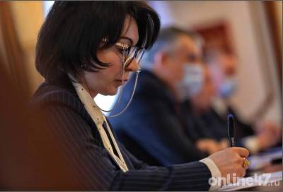 Анна Данилюк проголосовала на избирательном участке во Всеволожске