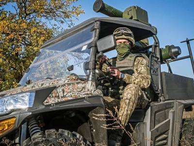 Украинские войска провели учения на границе с Крымом