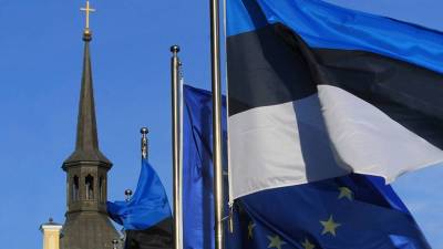Эстония разрешает въезд привитым от COVID-19 россиянам без карантина