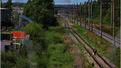 Электричка насмерть сбила мужчину у станции Славянка