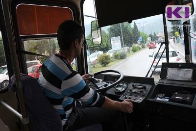 Водителям автобусов в Коми поднимут зарплату