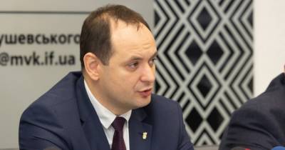 Мэр Ивано-Франковска пообещал 1 млн грн учебному заведению, которое вакцинирует 100% сотрудников