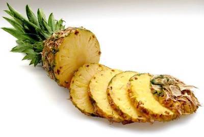 Диетологи назвали непредсказуемые последствия от употребления ананаса