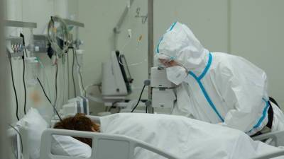 Мурашко назвал число находящихся под наблюдением врачей россиян с коронавирусом