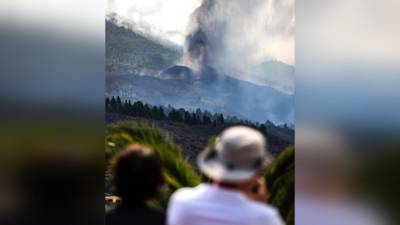 Немецкие туристы об извержении вулкана на острове Ла-Пальма: «У нас было 5 минут, чтобы собрать вещи»