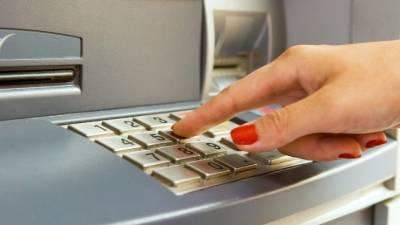 Центробанк предложил усилить контроль за пополнением карт в банкоматах