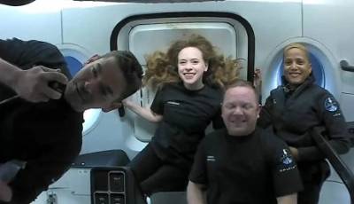 Сеть взорвали фото первого гражданского экипажа в космосе (ФОТО)