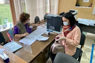На избирательных участках в Смоленской области строго следят за соблюдением всех мер профилактики коронавируса
