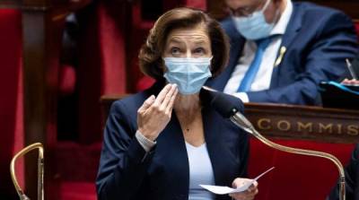 Сенаторы освистали главу Минобороны Франции после заявления о скандале с подлодками – видео
