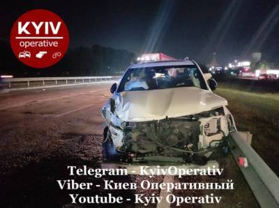 В Киеве сотрудник СТО решил покататься на дорогом автомобиле клиента и разбил его (ФОТО)