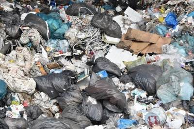 В Оренбурге с дач перестали вывозить мусор