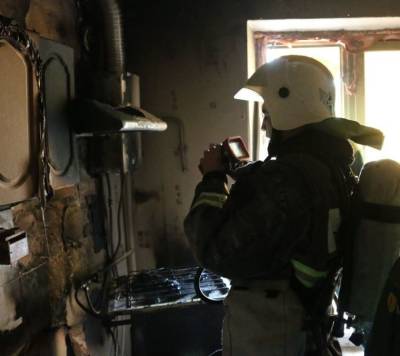 На ул. Химиков в Астрахани на пожаре в жилом доме пострадал мужчина