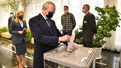 Премьер-министр Башкирии Андрей Назаров проголосовал на своём участке