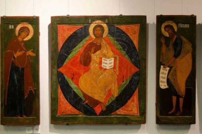 В Мурманске открылась выставка «Иконы Свято-Никольской церкви из села Ковда»