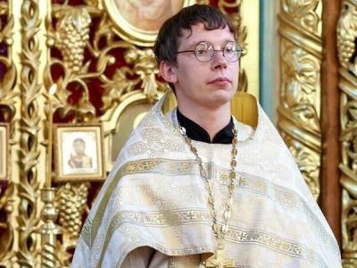 "Меня вызвал владыка сказал, что я теперь "опущенный, обиженный". Российский священник заявил, что его изнасиловали в пять лет