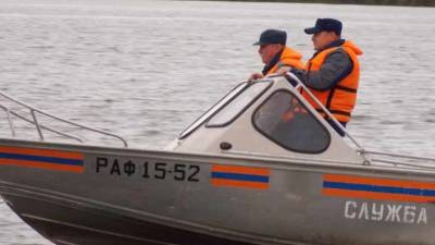 В Астраханской области спасли мужчину из перевернувшейся лодки