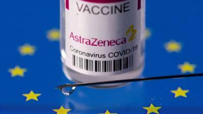 ЕС: людям, привитым вакциной AstraZeneca, следует разрешить въезд в США