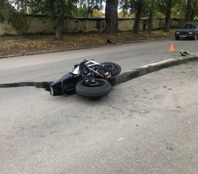 В Уфе опрокинулся мотоцикл: водителя доставили в больницу