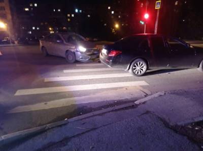 Mercedes Benz - В Уфе годовалый малыш пострадал в ДТП - bash.news - Уфа