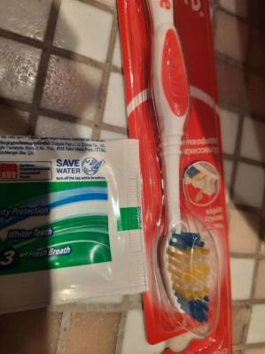 Что означают цветные полоски на тюбике с зубной пастой: ответить смогут только опытные хозяйки