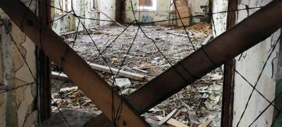 Прокуратура закрыла опасное аварийное здание в поселке Карелии