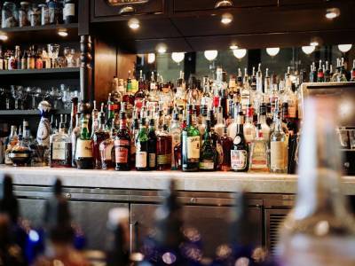 В Кемеровской области пьяный мужчина устроил поножовщину в баре