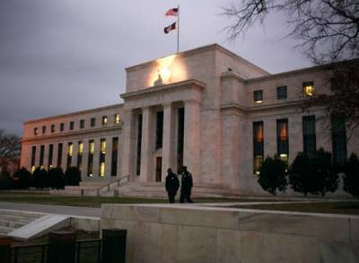 Джером Пауэлл призвал ужесточить правила торговли на фондовом рынке для председателей ФРС