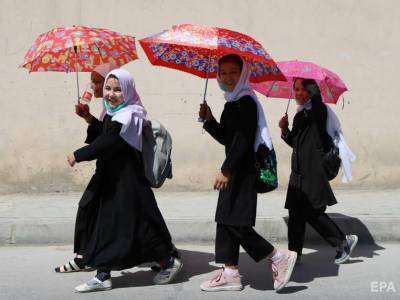 Талибы разрешили учиться в средних школах Афганистана только мальчикам