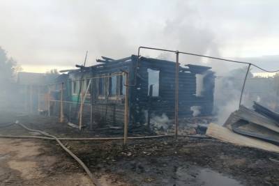В Козьмодемьянске пожар уничтожил и повредил два жилых дома