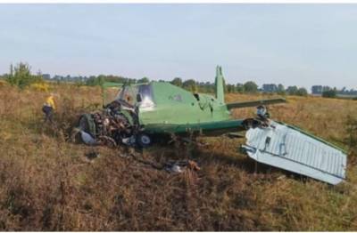 На Житомирщине разбился самолет: пилот не хотел поливать огороды сельчан химикатами
