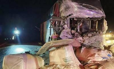 Автобус, который перевозил вахтовиков в Югру, разбился об «Камаз»