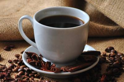 Диетологи назвали специю для увеличения полезных свойств утреннего кофе